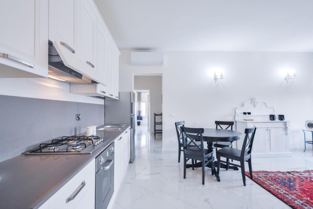 New Central Apartment & Rooms Монтекатини-Терме Экстерьер фото
