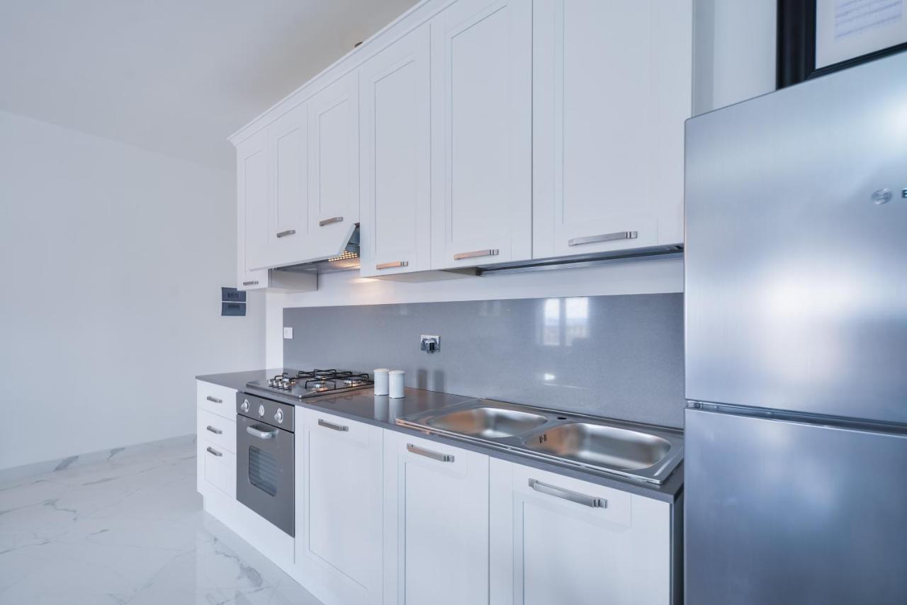 New Central Apartment & Rooms Монтекатини-Терме Экстерьер фото
