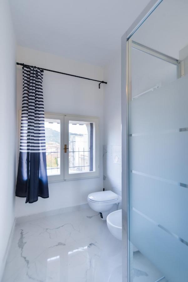 New Central Apartment & Rooms Монтекатини-Терме Экстерьер фото